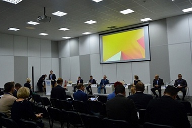 Представители «ХКА» на мероприятии «100+ Forum Russia» рассказали о выпускаемых компанией «негорючих» кабелях
